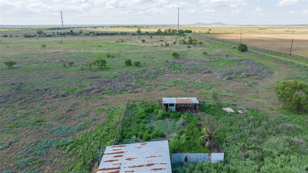 300 County Road 232 Rotan, TX 79546