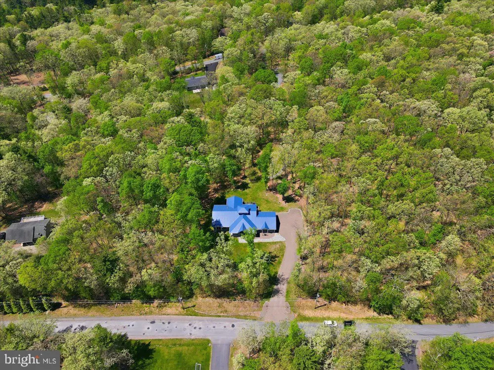 115 RIDGEWOOD LANE Hawley, PA 18428