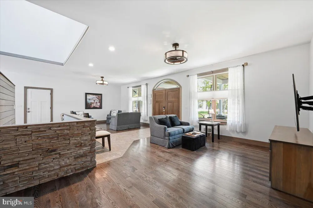 115 RIDGEWOOD LANE Hawley, PA 18428