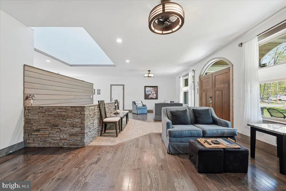 115 RIDGEWOOD LANE Hawley, PA 18428