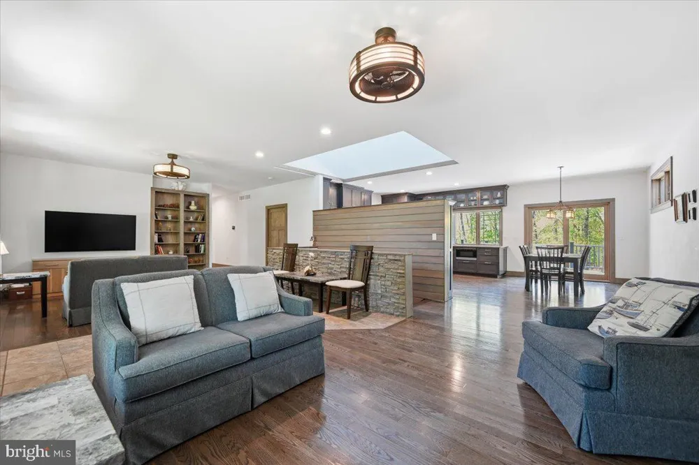 115 RIDGEWOOD LANE Hawley, PA 18428