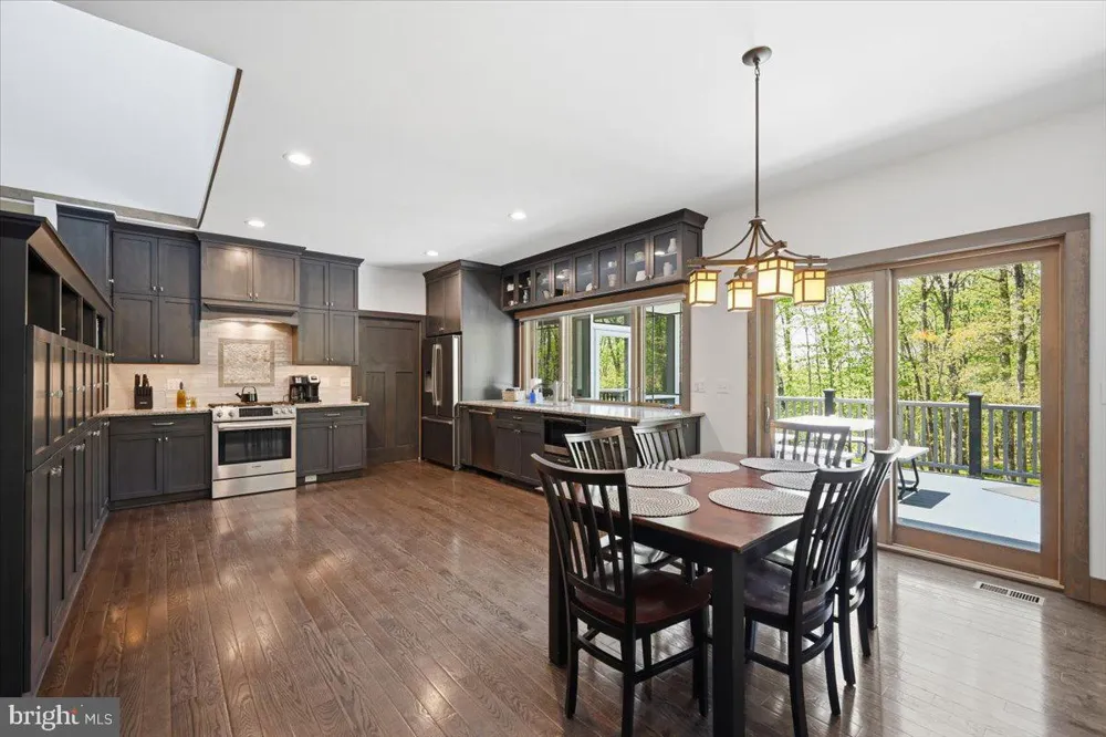 115 RIDGEWOOD LANE Hawley, PA 18428