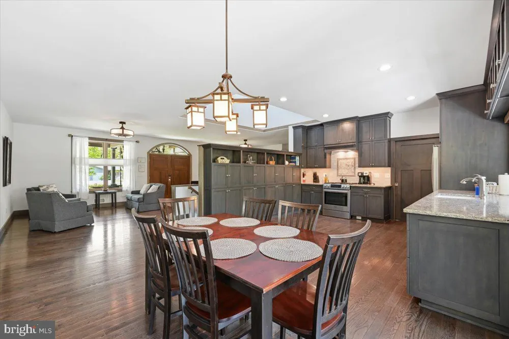 115 RIDGEWOOD LANE Hawley, PA 18428
