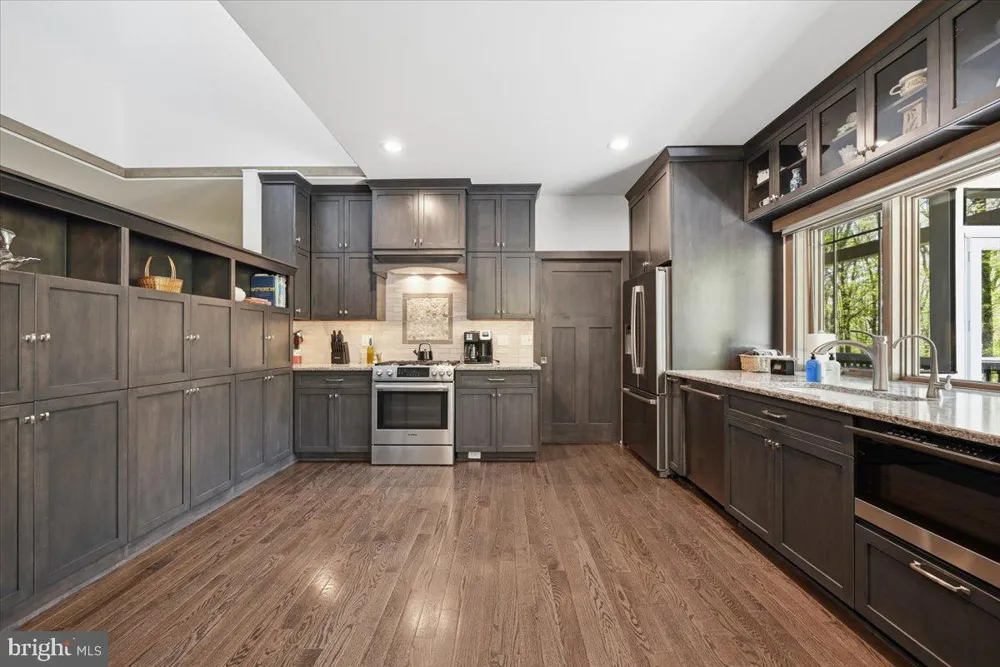 115 RIDGEWOOD LANE Hawley, PA 18428