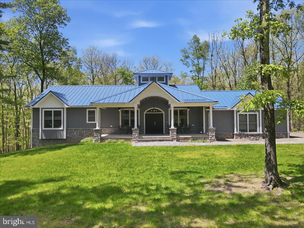 115 RIDGEWOOD LANE Hawley, PA 18428