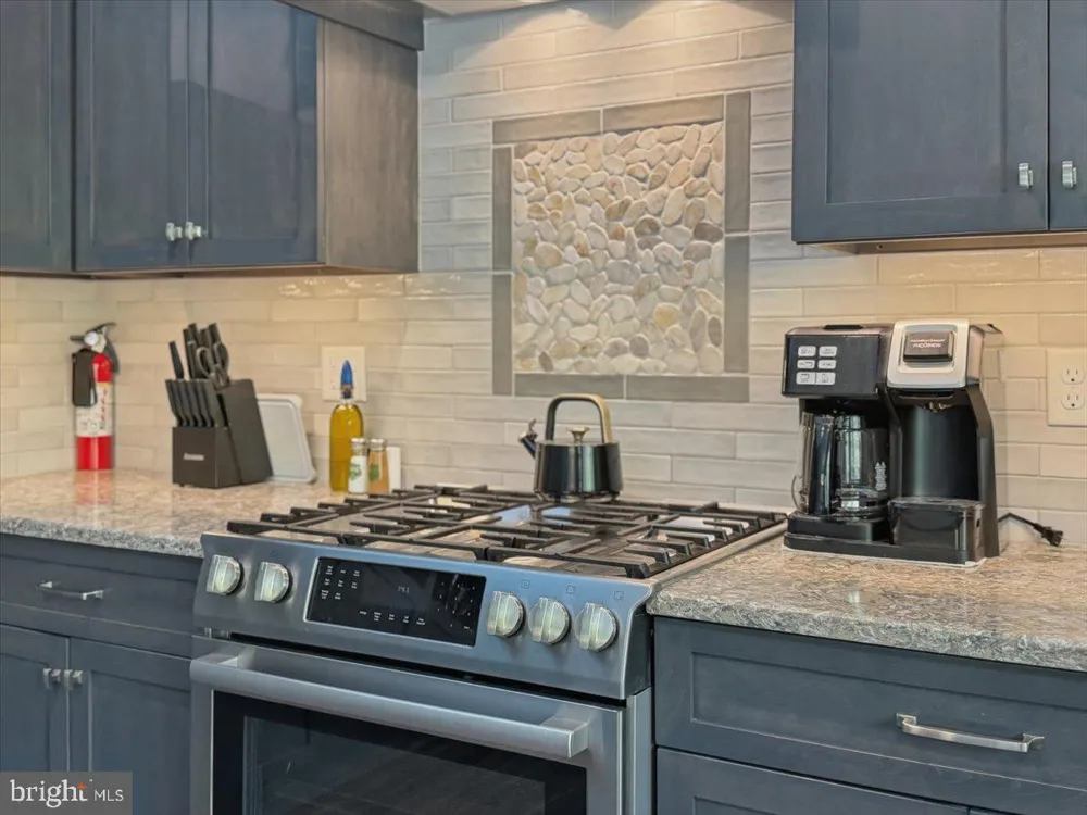 115 RIDGEWOOD LANE Hawley, PA 18428