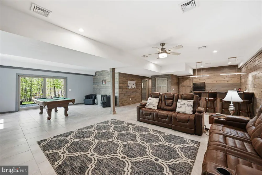 115 RIDGEWOOD LANE Hawley, PA 18428