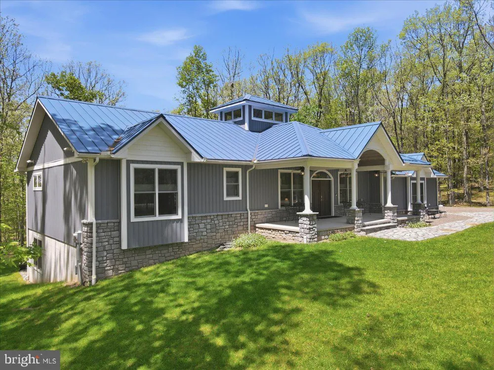 115 RIDGEWOOD LANE Hawley, PA 18428