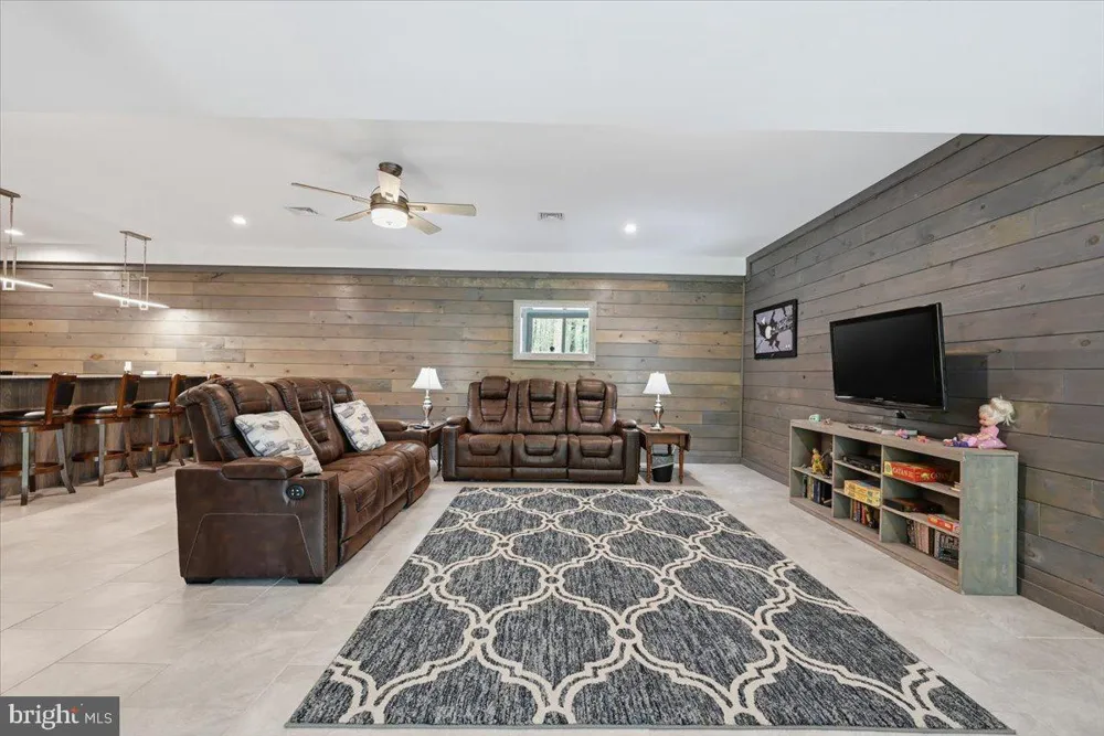 115 RIDGEWOOD LANE Hawley, PA 18428