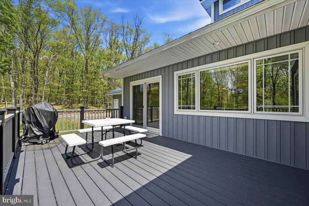 115 RIDGEWOOD LANE Hawley, PA 18428