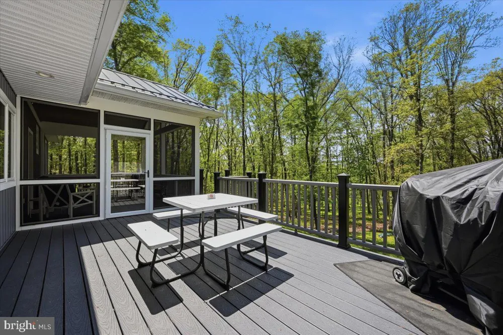 115 RIDGEWOOD LANE Hawley, PA 18428