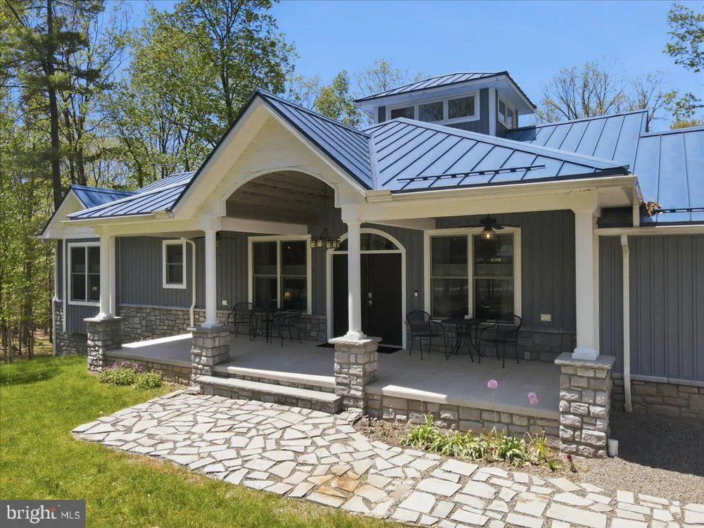 115 RIDGEWOOD LANE Hawley, PA 18428