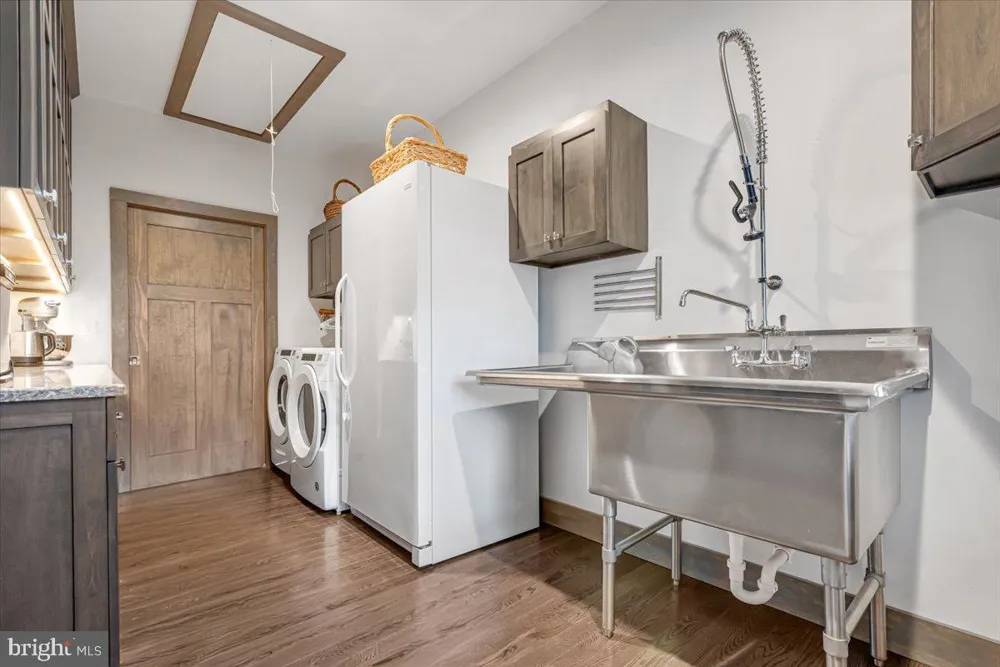 115 RIDGEWOOD LANE Hawley, PA 18428