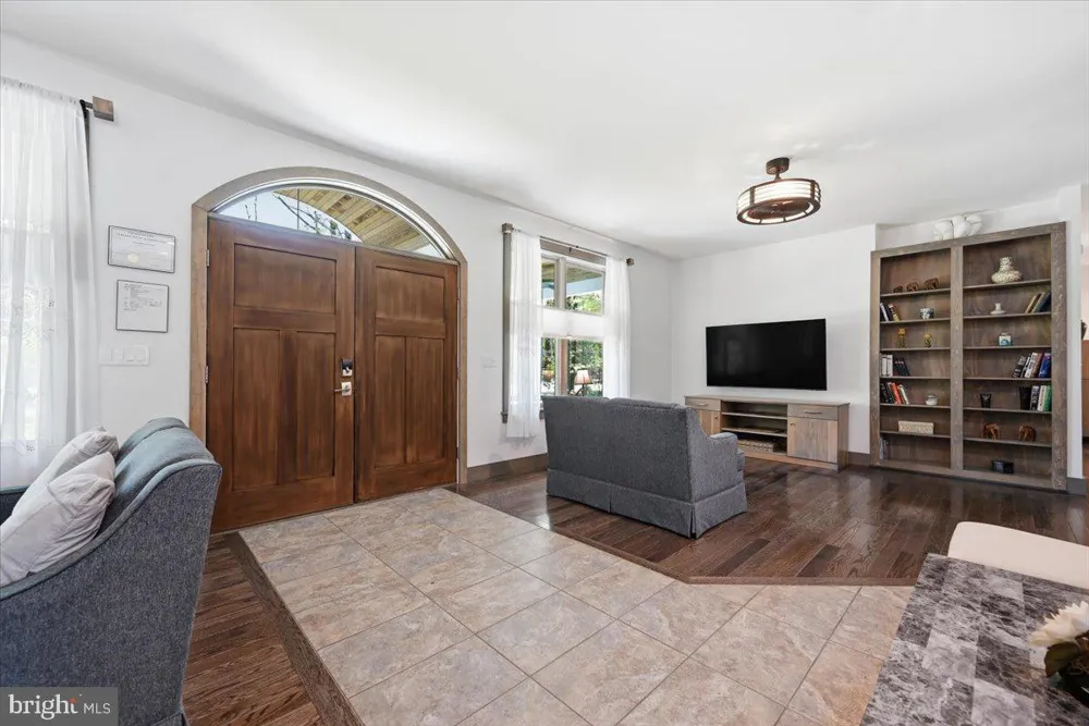 115 RIDGEWOOD LANE Hawley, PA 18428