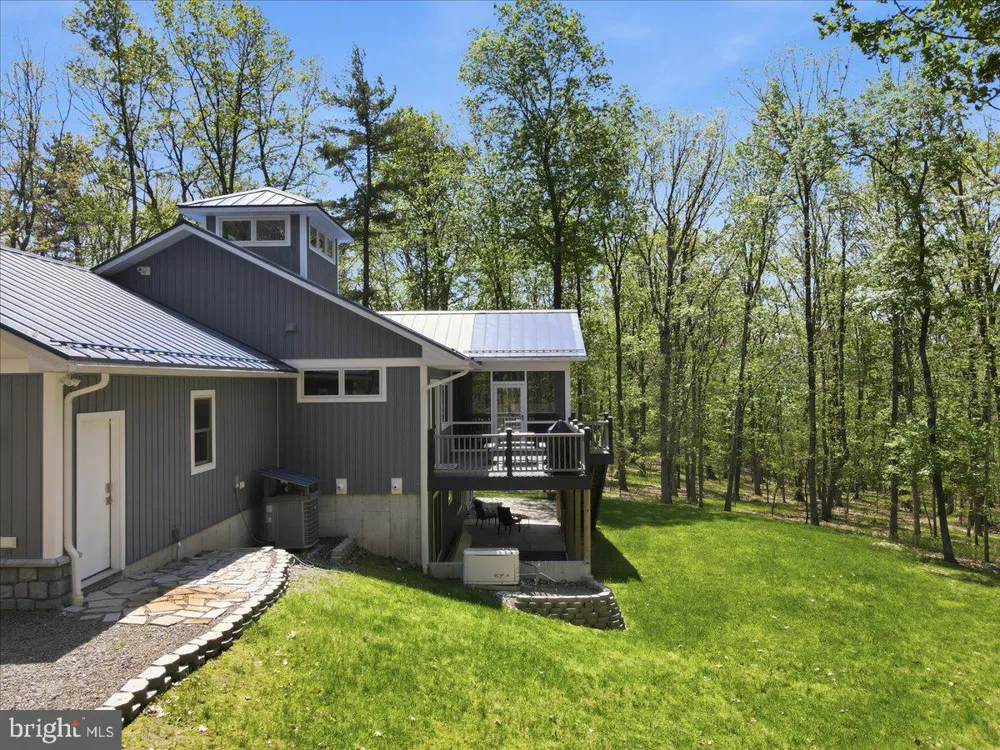 115 RIDGEWOOD LANE Hawley, PA 18428