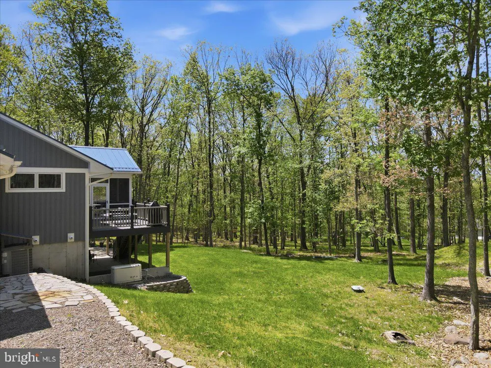 115 RIDGEWOOD LANE Hawley, PA 18428