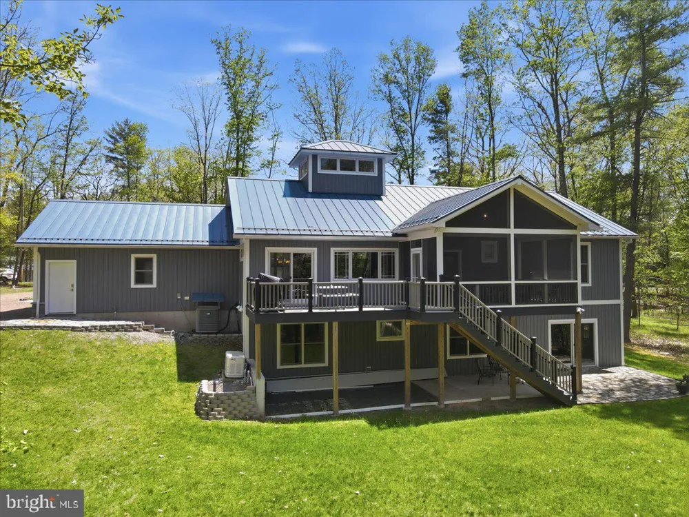 115 RIDGEWOOD LANE Hawley, PA 18428