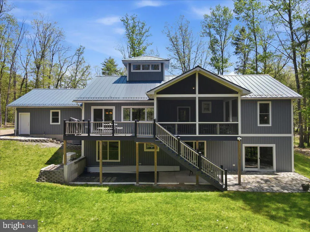 115 RIDGEWOOD LANE Hawley, PA 18428