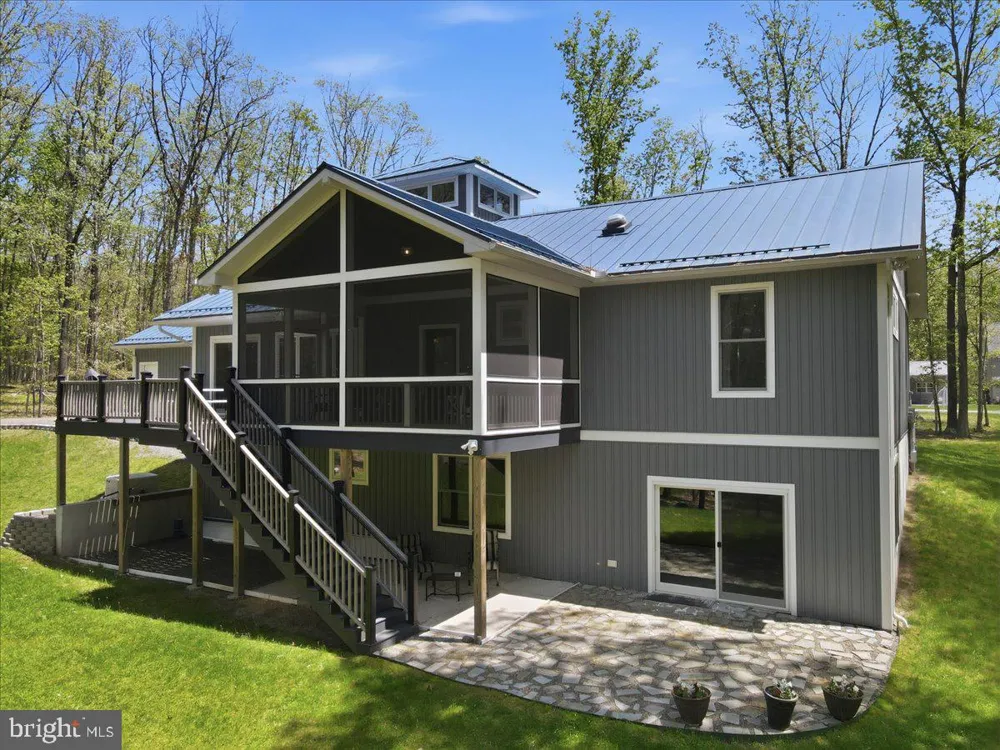 115 RIDGEWOOD LANE Hawley, PA 18428