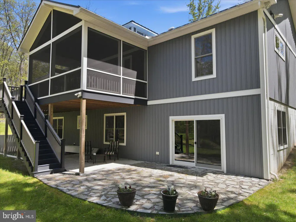 115 RIDGEWOOD LANE Hawley, PA 18428