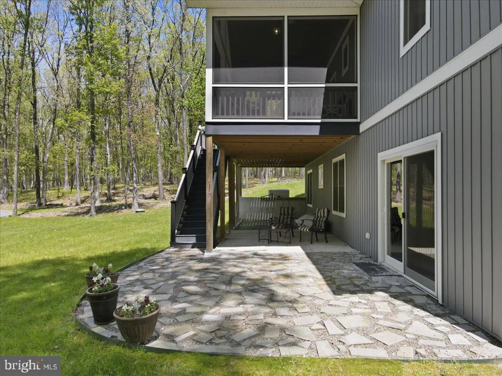 115 RIDGEWOOD LANE Hawley, PA 18428