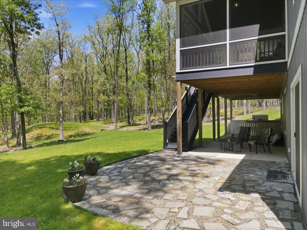 115 RIDGEWOOD LANE Hawley, PA 18428