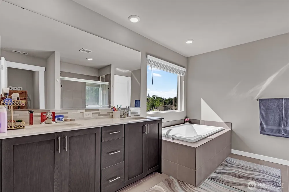 28221 33rd Place S Auburn, WA 98001