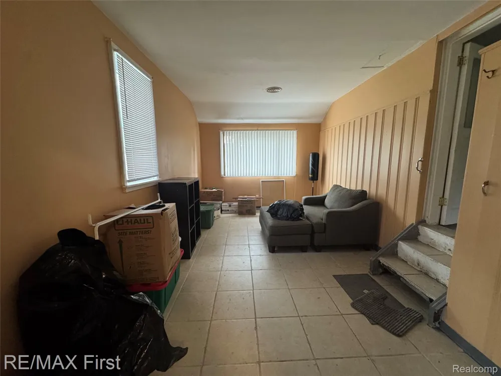 20200 Westhampton Avenue Southfield City, MI 48075