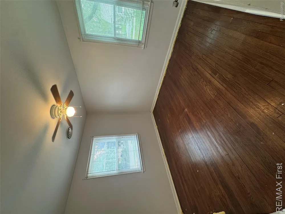 20200 Westhampton Avenue Southfield City, MI 48075