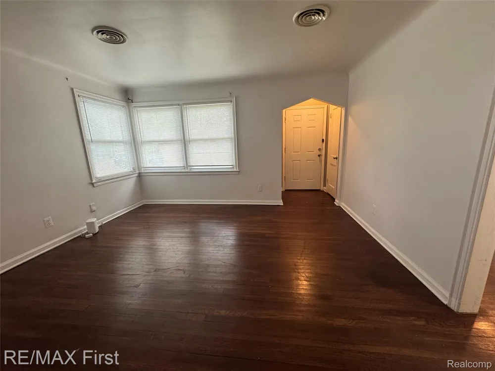 20200 Westhampton Avenue Southfield City, MI 48075