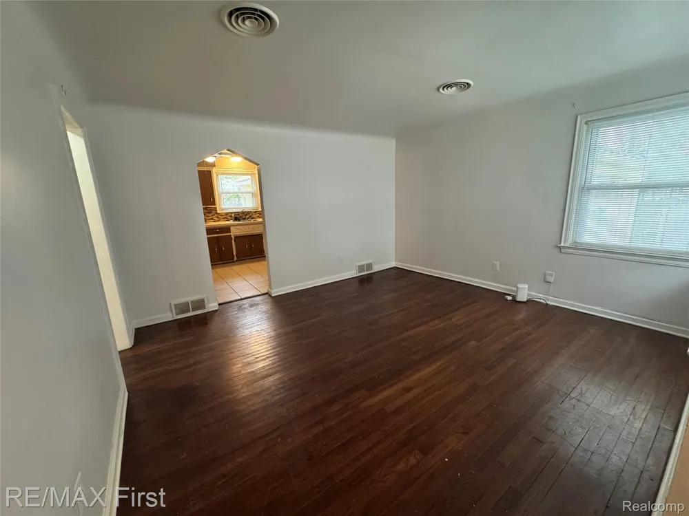 20200 Westhampton Avenue Southfield City, MI 48075