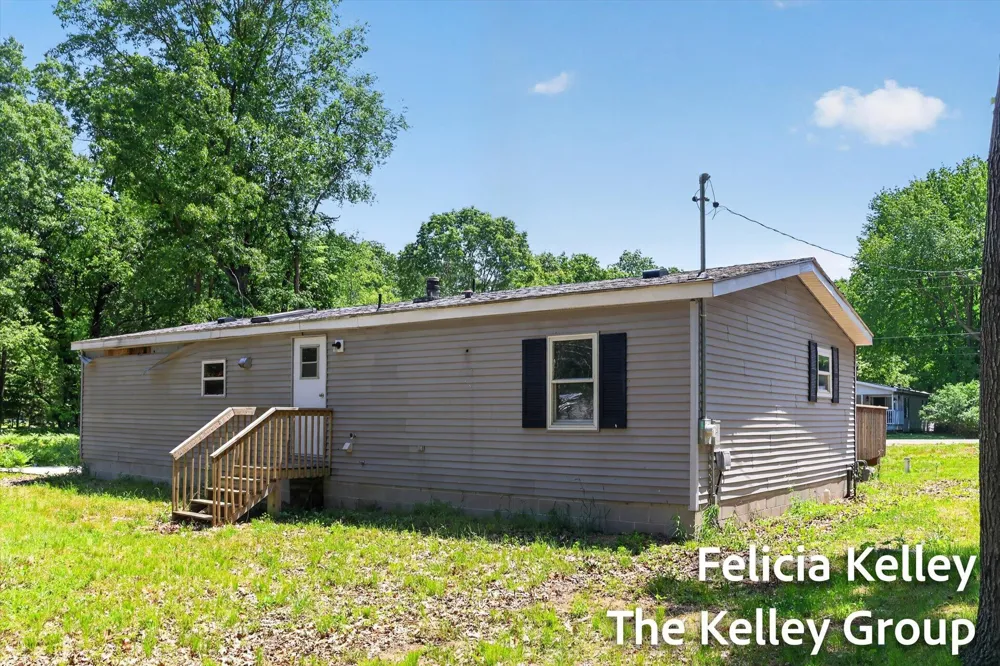 17158 Seneca Court Winfield Township, MI 49329