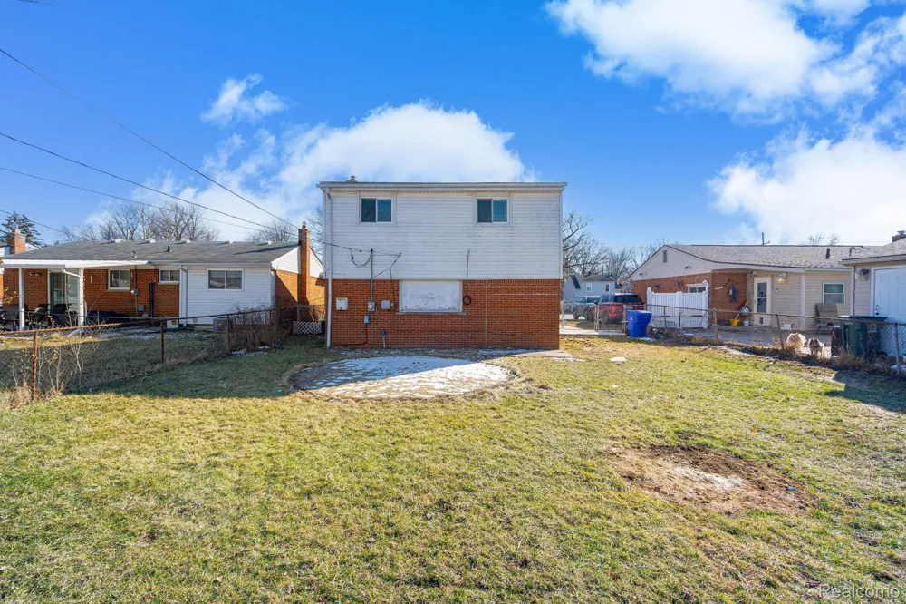 18327 E 13 MILE ROAD Fraser City, MI 48026