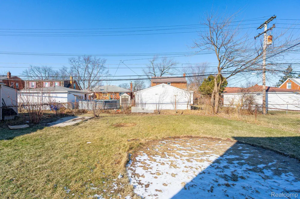 18327 E 13 MILE ROAD Fraser City, MI 48026