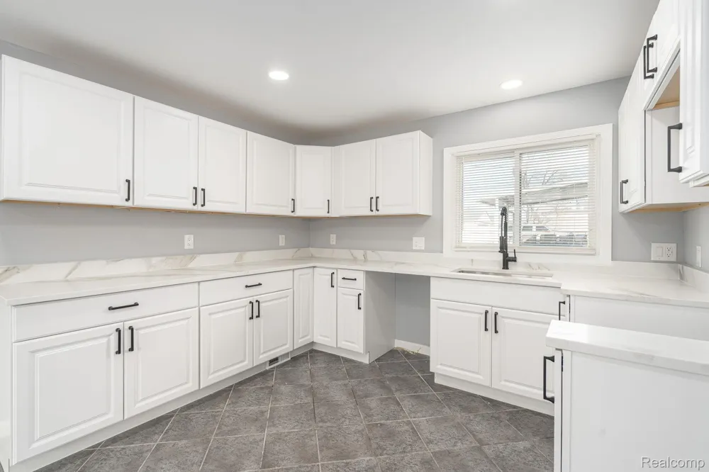 18327 E 13 MILE ROAD Fraser City, MI 48026
