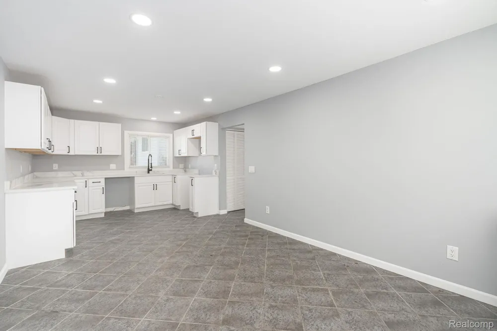 18327 E 13 MILE ROAD Fraser City, MI 48026