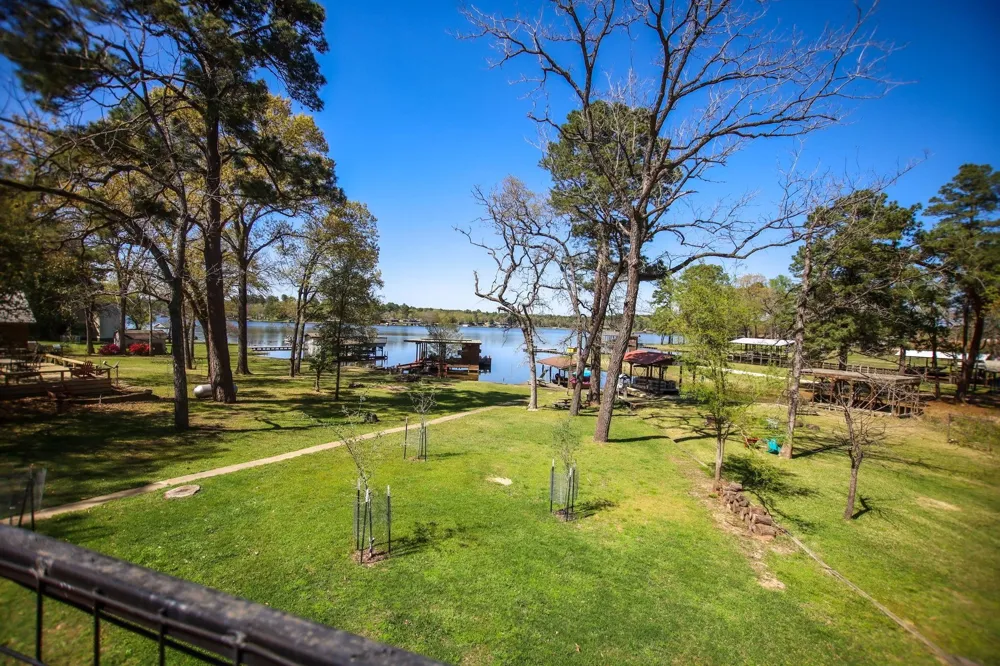 160 Dailey Road Crockett, TX 75835