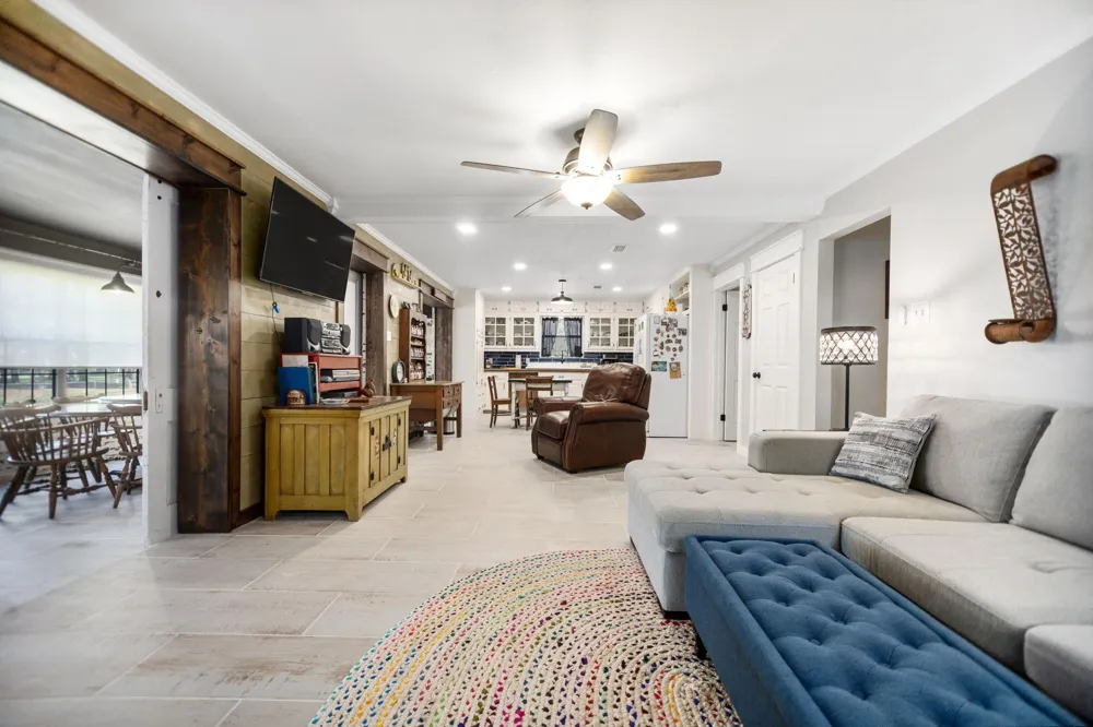 160 Dailey Road Crockett, TX 75835