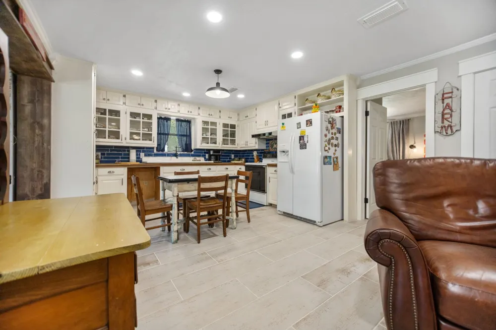 160 Dailey Road Crockett, TX 75835