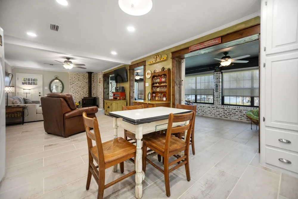 160 Dailey Road Crockett, TX 75835
