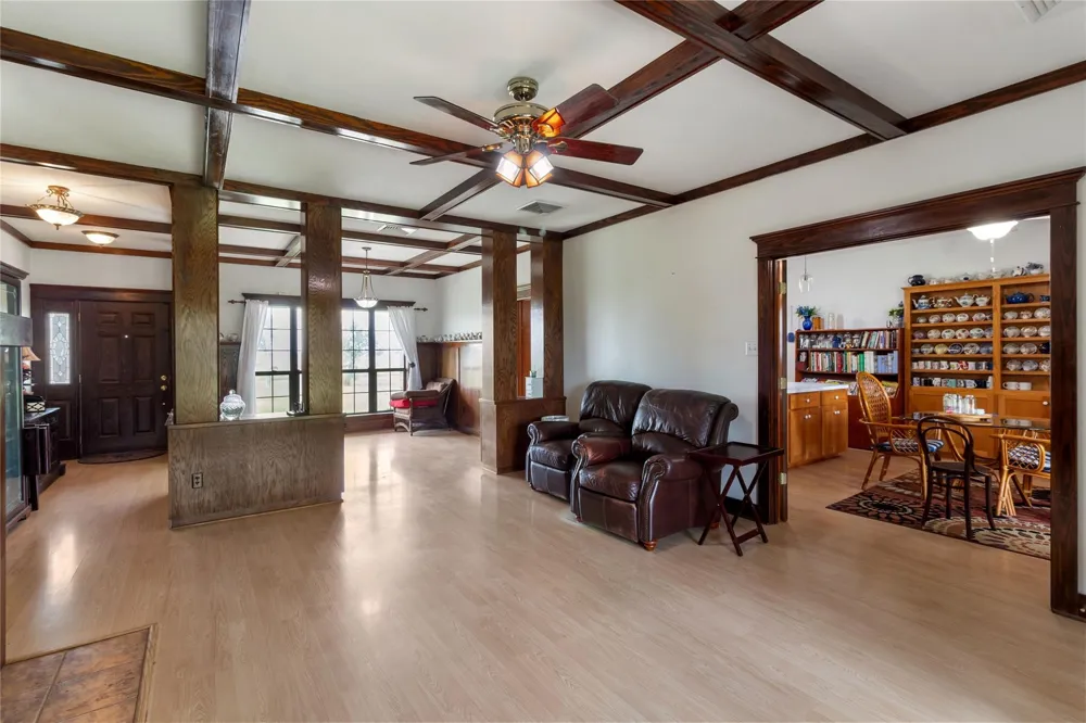 8128 Edge School House Rd Hearne, TX 77859