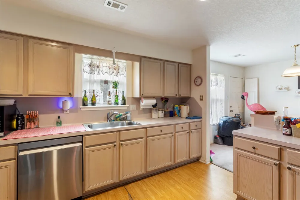 8128 Edge School House Rd Hearne, TX 77859