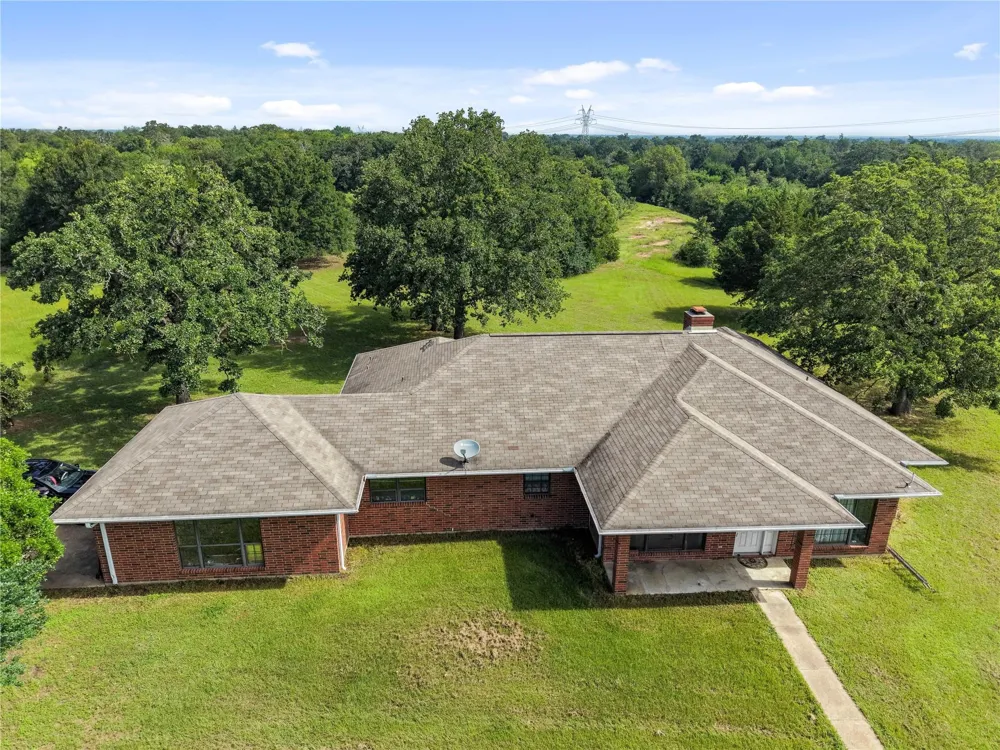 8128 Edge School House Rd Hearne, TX 77859