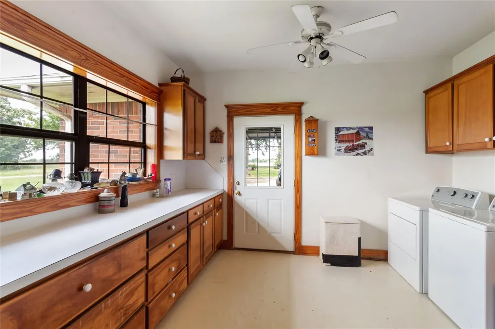 8128 Edge School House Rd Hearne, TX 77859