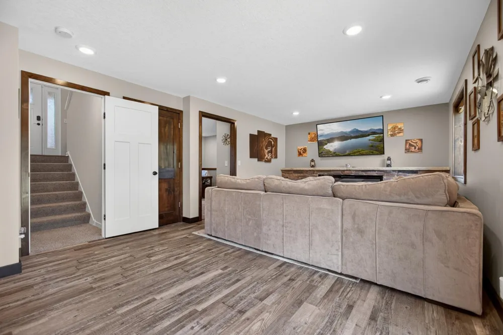 25695 Euclid Avenue Wyoming, MN 55092