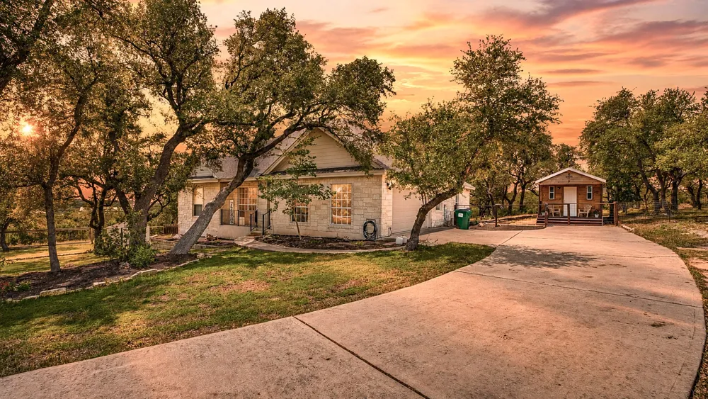 2016 Hidden Hills Drive Dripping Springs, TX 78620
