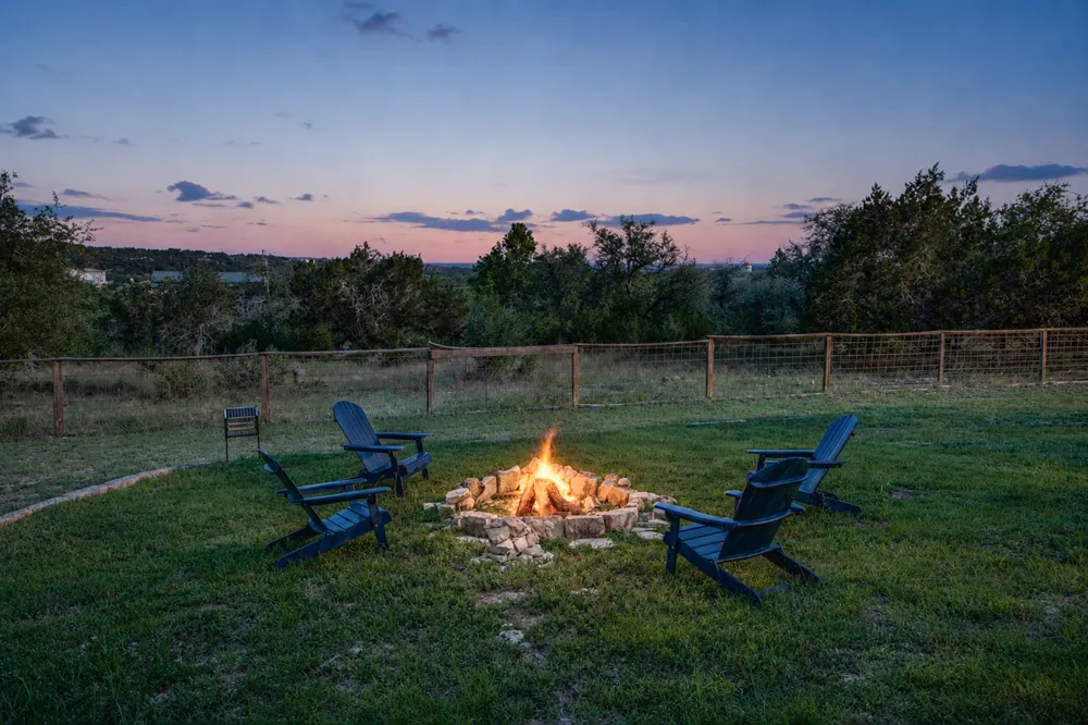 2016 Hidden Hills Drive Dripping Springs, TX 78620