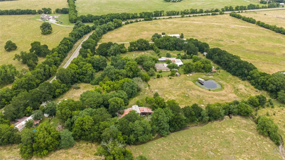 8677 S Fm 898 Whitewright, TX 75491