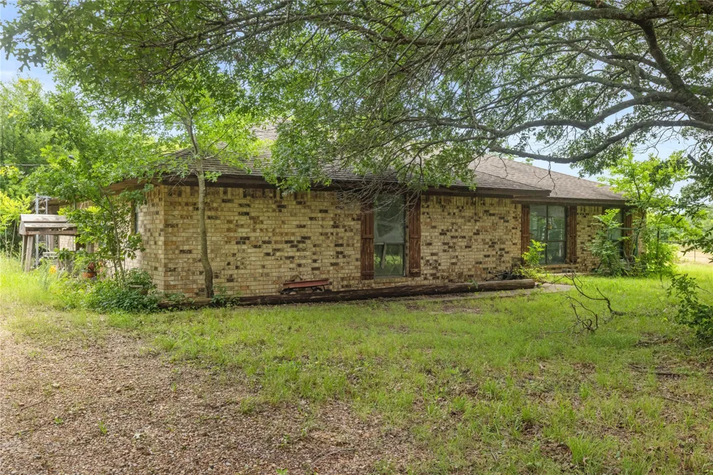 8677 S Fm 898 Whitewright, TX 75491