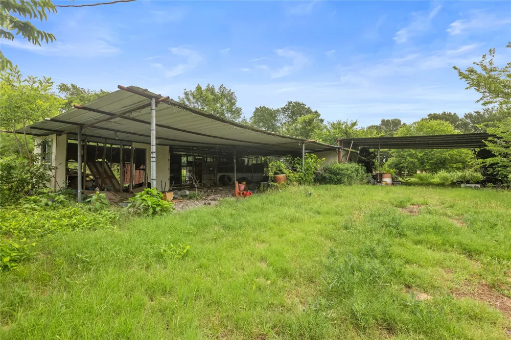 8677 S Fm 898 Whitewright, TX 75491